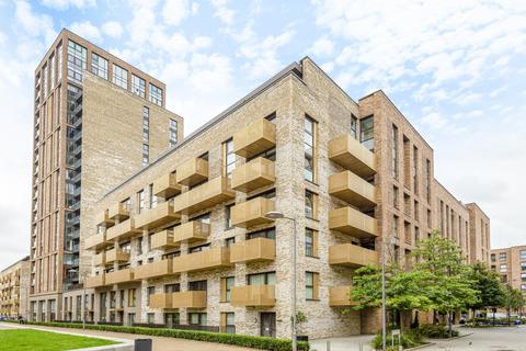3 bedroom flat to rent, Pell Street, London, SE8