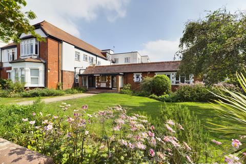 2 bedroom apartment for sale, Streete Court, Victoria Drive