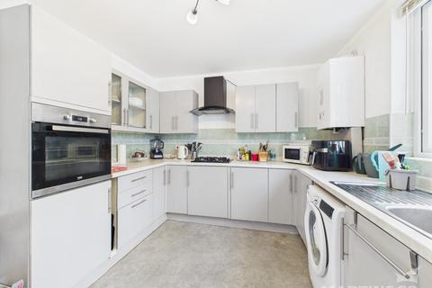 2 bedroom apartment for sale, Streete Court, Victoria Drive