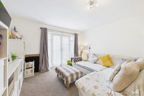 2 bedroom apartment for sale, Streete Court, Victoria Drive