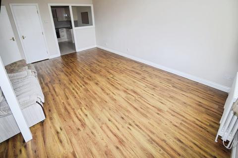 2 bedroom apartment for sale, Riverside Court, Bradford BD18