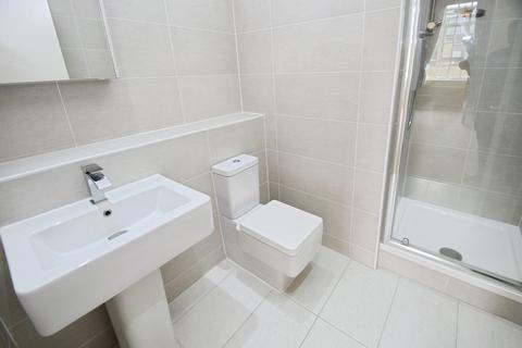 2 bedroom apartment for sale, Riverside Court, Bradford BD18