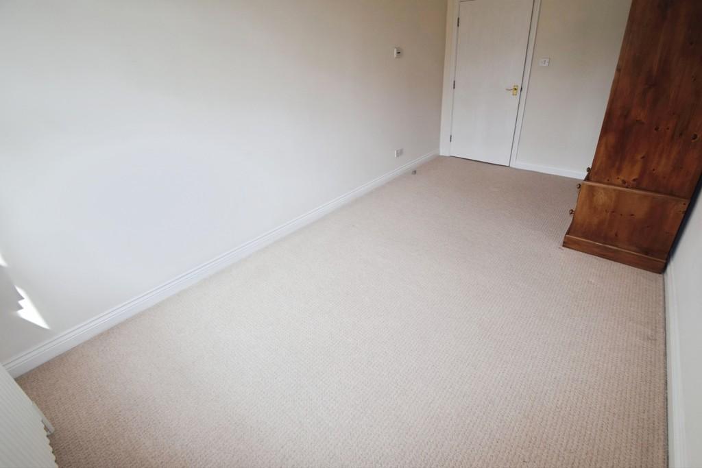 Ed423d0a-Bedroom 201