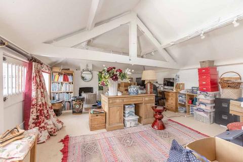 21a Queens Road, Datchet, Slough, SL3 9BN
