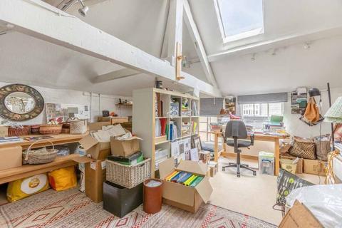21a Queens Road, Datchet, Slough, SL3 9BN