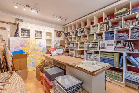 21a Queens Road, Datchet, Slough, SL3 9BN
