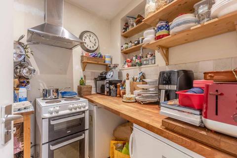 21a Queens Road, Datchet, Slough, SL3 9BN