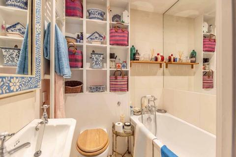 21a Queens Road, Datchet, Slough, SL3 9BN