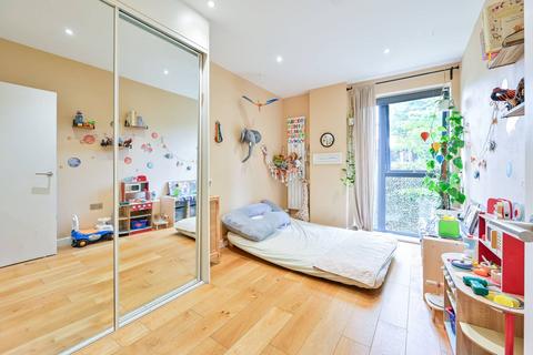 2 bedroom flat for sale, Waleorde Road,, Elephant and Castle, London, SE17