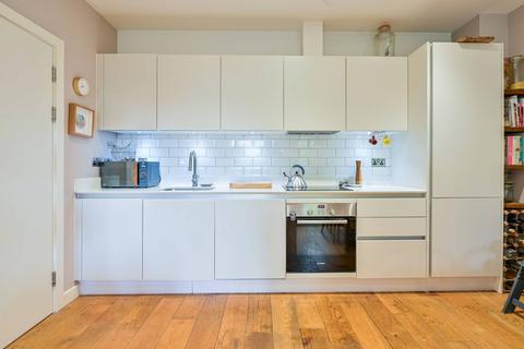 2 bedroom flat for sale, Waleorde Road,, Elephant and Castle, London, SE17