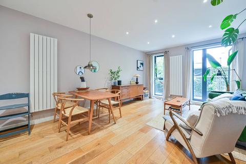 2 bedroom flat for sale, Waleorde Road,, Elephant and Castle, London, SE17
