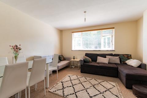 2 bedroom apartment for sale, Oakdale Road, London SW16
