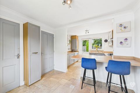 3 bedroom detached house for sale, Finch Close, Woodville