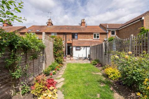 25 Oakdene Road, Brockham, Betchworth, RH3 7JU