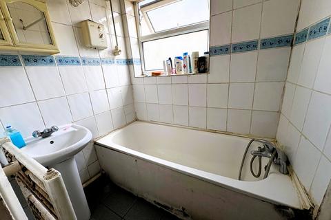 4 bedroom end of terrace house for sale, Sussex Road, Southall