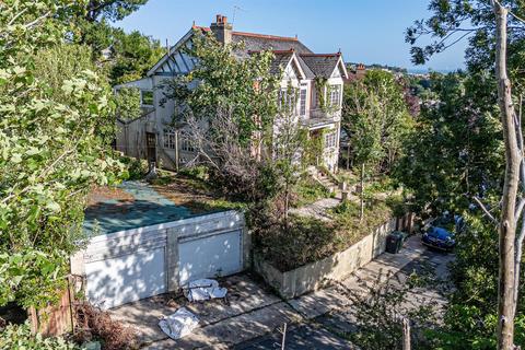 6 bedroom detached house for sale, St. Helens Park Road, Hastings