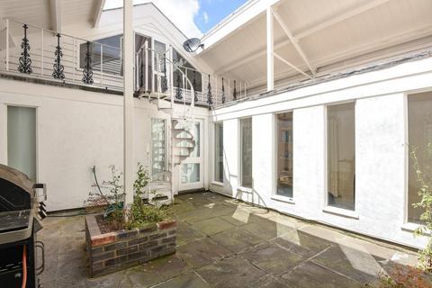 3 bedroom flat for sale, Terretts Place, Islington, London, N1