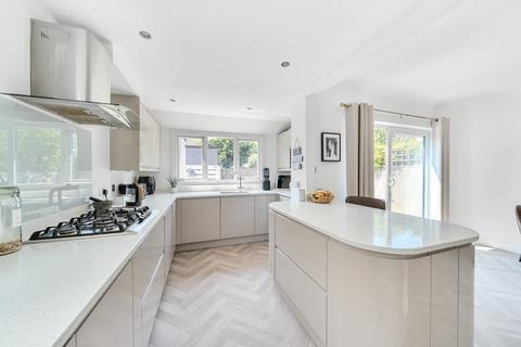 73 Hawkhurst Way, West Wickham, BR4 9PE