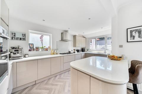 73 Hawkhurst Way, West Wickham, BR4 9PE