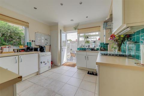 43 Ashurst Way, East Preston, Littlehampton, BN16 1AQ