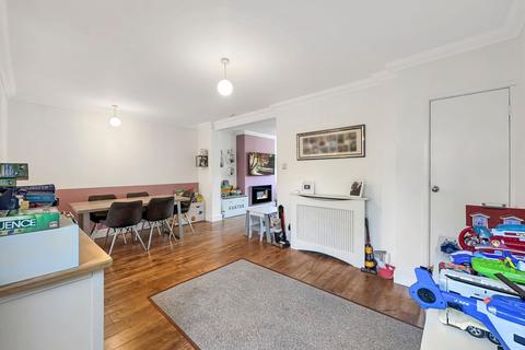 13 Jefferies Way, Stanford-le-hope, SS17 7DT