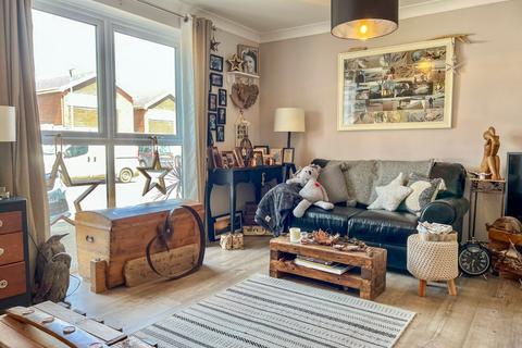 6 Eastfield Road, Keelby, Grimsby, DN41 8JE
