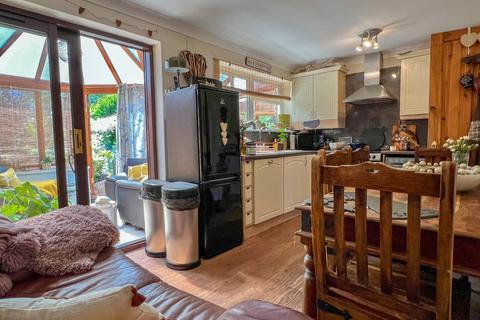 6 Eastfield Road, Keelby, Grimsby, DN41 8JE