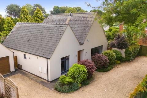 6 Green Acres, Waltham, Grimsby, DN37 0QG