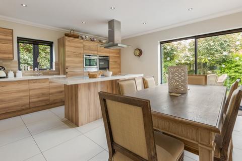 6 Green Acres, Waltham, Grimsby, DN37 0QG