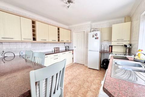 2 bedroom detached bungalow for sale, MANOR DRIVE, WALTHAM