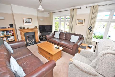 4 bedroom semi-detached house for sale, Penenden Heath Road, Maidstone
