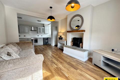 2 bedroom end of terrace house for sale, Market Street, Chapel-En-Le-Frith, High Peak