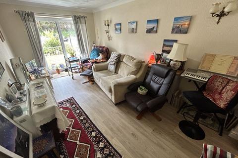 1 bedroom apartment for sale, Marine Road, Colwyn Bay
