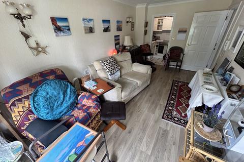 1 bedroom apartment for sale, Marine Road, Colwyn Bay