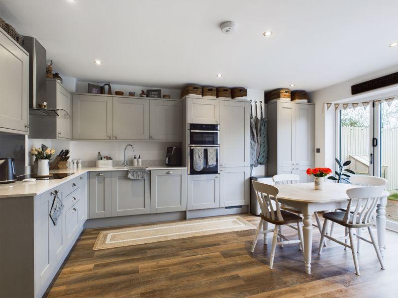 Dining kitchen