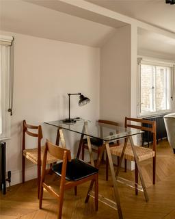 2 bedroom apartment to rent, Weymouth Mews, Marylebone W1G