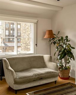 2 bedroom apartment to rent, Weymouth Mews, Marylebone W1G
