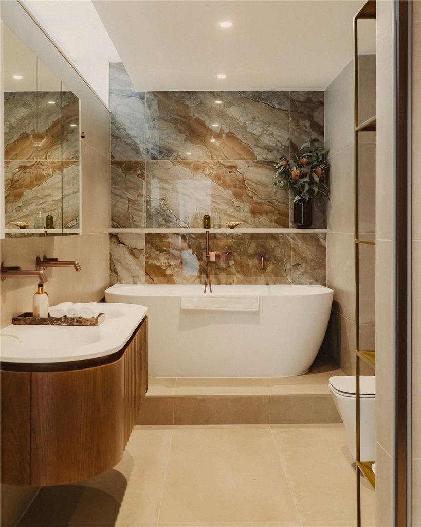 Principal Bathroom