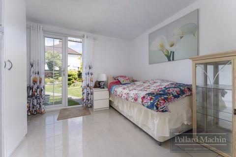 22 Clyde Avenue, South Croydon, CR2 9DS