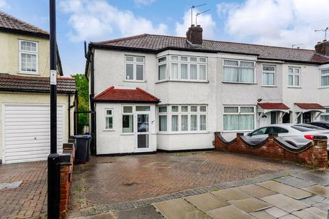8 Eastbury Avenue, Enfield, EN1 3NL
