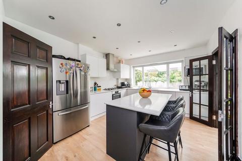 8 Eastbury Avenue, Enfield, EN1 3NL