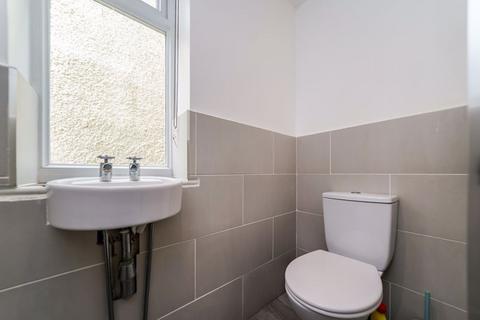 8 Eastbury Avenue, Enfield, EN1 3NL