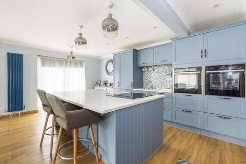 4 bedroom detached house for sale, New Place, Uckfield
