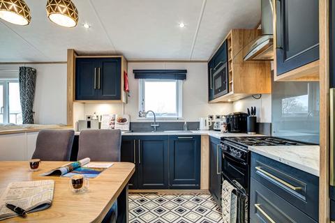 2 bedroom detached house for sale, Oak Meadow, Cotswold Hoburne, Cotswold Lakes
