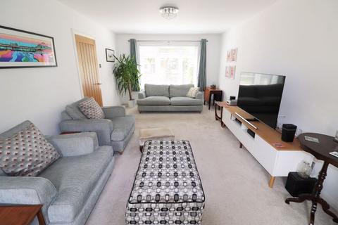 18 Ashurst Drive, Goring By Sea, Worthing, BN12 4SW