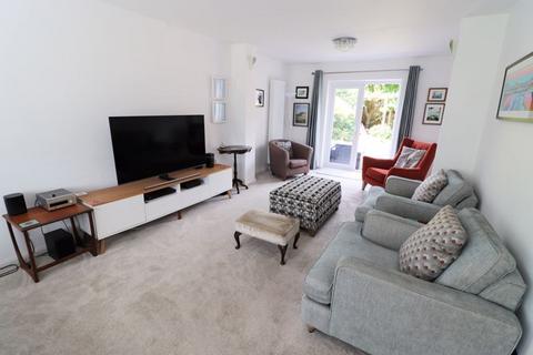 18 Ashurst Drive, Goring By Sea, Worthing, BN12 4SW