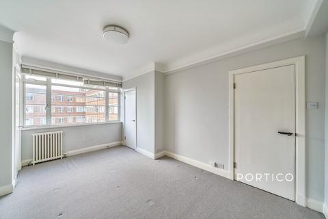 Studio to rent, Du Cane Court