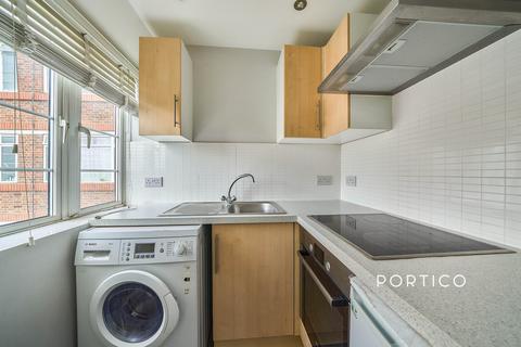 Studio to rent, Du Cane Court
