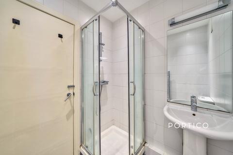 Studio to rent, Du Cane Court