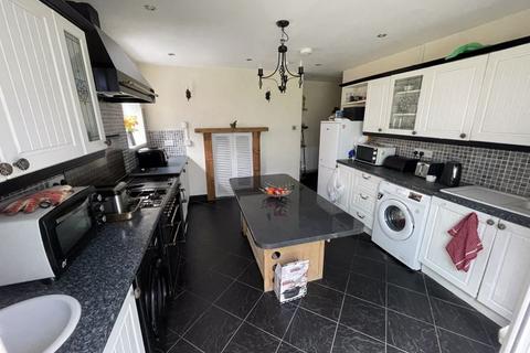 3 bedroom detached bungalow for sale, Green Road, Brymbo